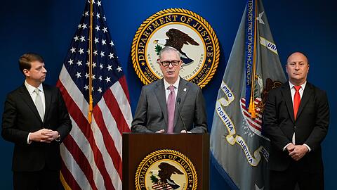 Der Jugendliche soll sich &uuml;ber soziale Medien radikalisiert haben.