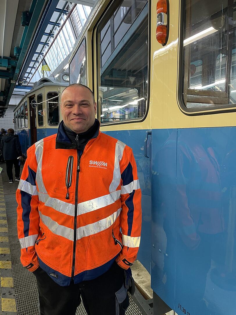 Hanno Etzbach (46), Elektriker für Betriebstechnik in der MVG-Werkstatt. Hanno Etzbach (46), Elektriker für Betriebstechnik in der MVG-Werkstatt.