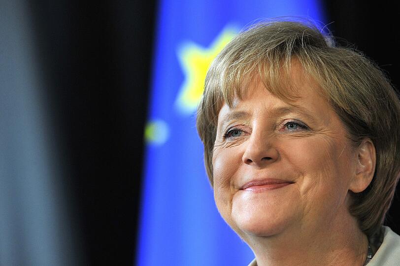Damit Kanzlerin Merkel auch weiterhin auf EU-Ebene mitlachen kann, muss ihre Regierung in Berlin jetzt das Ausländerrecht anpassen und Diskriminierungen aus dem Weg räumen.