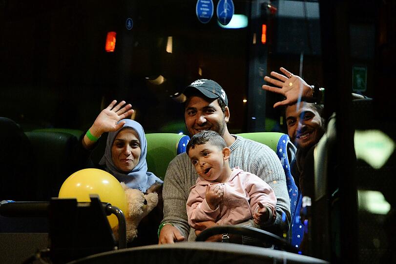 Mehr als 2000 Flüchtlinge sind in der Nacht auf Sonntag am Münchner Hauptbahnhof angekommen.