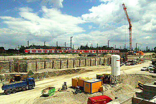 Noch wird gearbeitet: An der Pasinger Nordumgehung soll unter anderem ein Einkaufszentrum entstehen.