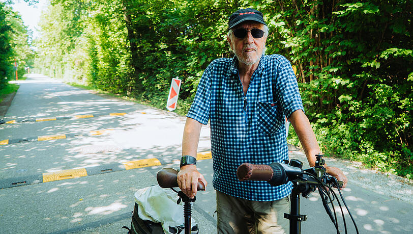 Der Spanier José Ramón Miranda (84) ist häufig auf dem Radlweg von München aus unterwegs. Die Bremsschwellen findet er gut, doch er wünscht sich mehr. Der Spanier José Ramón Miranda (84) ist häufig auf dem Radlweg von München aus unterwegs. Die Bremsschwellen findet er gut, doch er wünscht sich mehr.