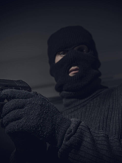 Zehn Maskierte haben am fr&uuml;hen Donnerstagmorgen in Kirchheim ein Transportunternehmen &uuml;berfallen. (Symbolbild)