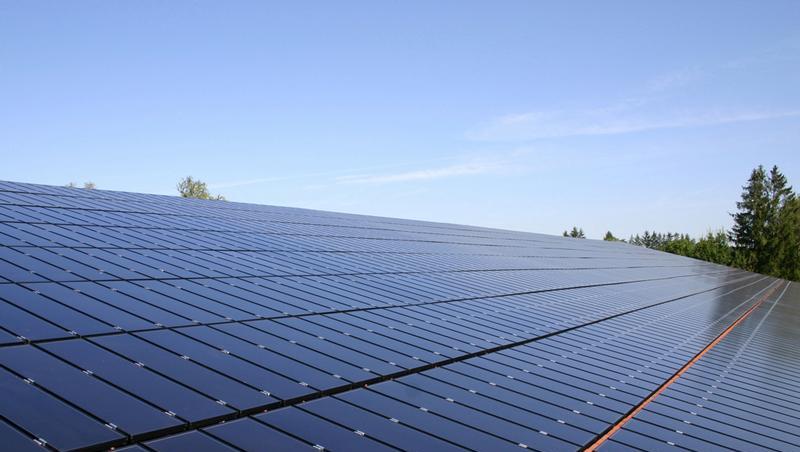 Solarzellen auf einem Hausdach