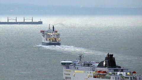 Großbritannen ist nur 34 Kilometer von der EU entfernt: Fähren überqueren bei Dover den Ärmelkanal.