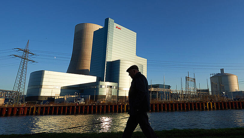 Seit Januar hat bei Eon die Aufspaltung des Geschäfts begonnen. Die großen Kraftwerke, wie das in Datteln, werden seitdem von der neuen Gesellschaft Uniper aus Düsseldorf geführt. Foto: Bernd Thissen/Archiv Seit Januar hat bei Eon die Aufspaltung des Geschäfts begonnen. Die großen Kraftwerke, wie das in Datteln, werden seitdem von der neuen Gesellschaft Uniper aus Düsseldorf geführt. Foto: Bernd Thissen/Archiv