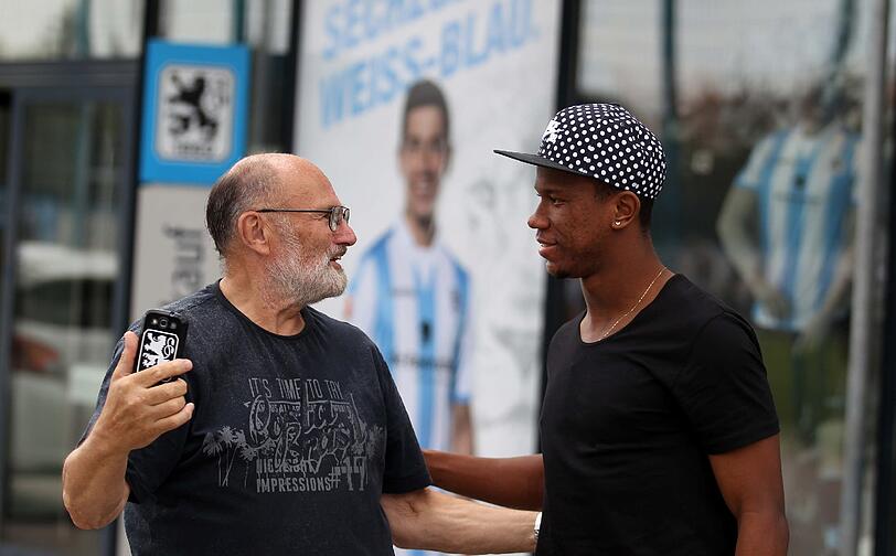 Alles fix: Lucas Ribamar ist ein Sechzger. Erste Bilder von der Grünwalder Straße.