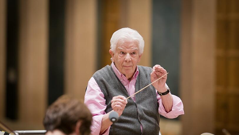 Christoph von Dohnányi bei einer Probe mit dem Symphonieorchester des Bayerischen Rundfunks im Herkulessaal. Christoph von Dohnányi bei einer Probe mit dem Symphonieorchester des Bayerischen Rundfunks im Herkulessaal.