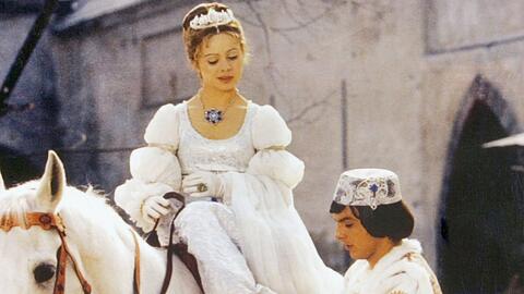 "Drei Haselnüsse für Aschenbrödel" läuft viermal im ARD-Vorweihnachtsprogramm.