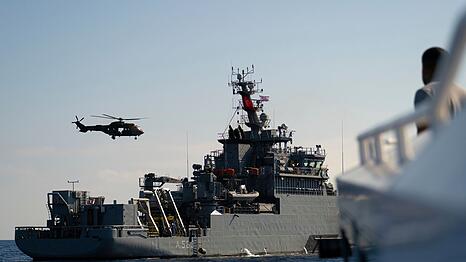 Das t&uuml;rkische Schiff TCG Isin (A-583) erm&ouml;glicht mit spezieller Robotertechnik besonders tiefe Tauchg&auml;nge.