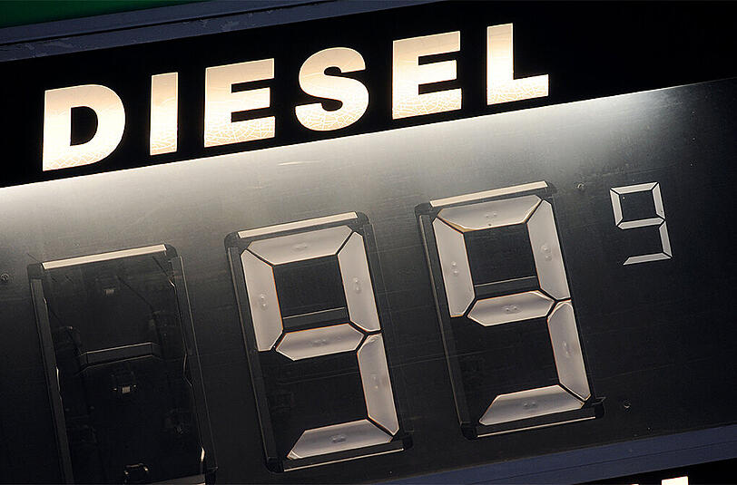 Lange her: Ein Liter Diesel für 99,9 Cent. Doch die 1-Euro-Marke kommt langsam wieder in Sicht.