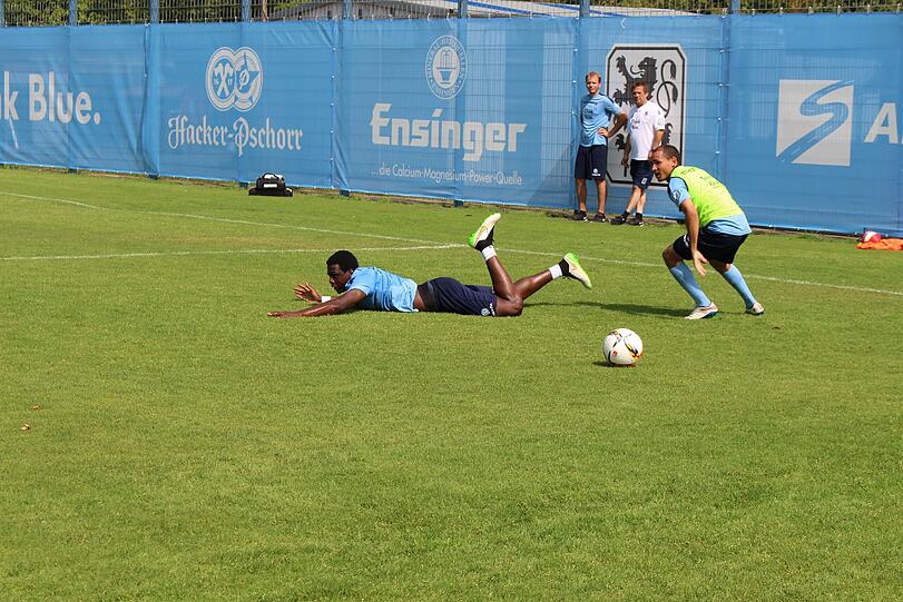 Schrecksekunde für Degenek beim Training am Freitag. Hier die Bilder vom Vormittagstraining.