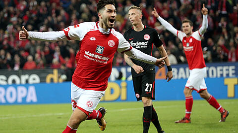 Der Mainzer Suat Serdar bejubelt seinen 1:1-Ausgleichstreffer.