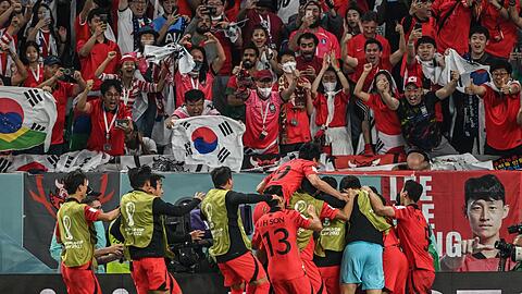 Südkorea bejubelt das späte Tor zum Achtelfinale.