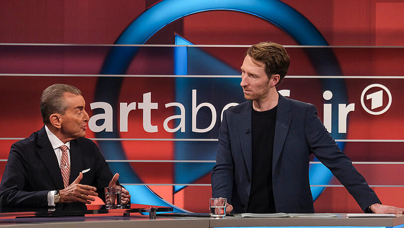 Hart aber fair"-Moderator Louis Klamroth (rechts) hatte seine Probleme damit, Michel Friedmann in seinem Redefluss zu unterbrechen.