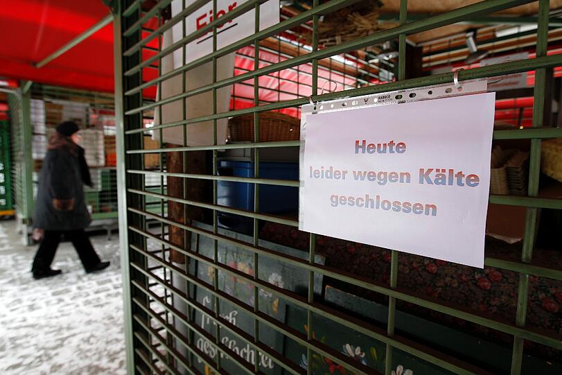 Am Viktualienmarkt haben mehrere Standl wegen der Kälte geschlossen.