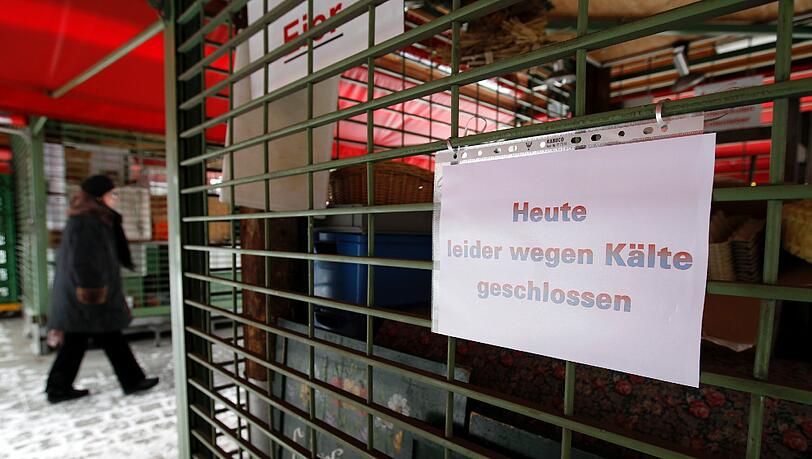 Am Viktualienmarkt haben mehrere Standl wegen der Kälte geschlossen. Am Viktualienmarkt haben mehrere Standl wegen der Kälte geschlossen.