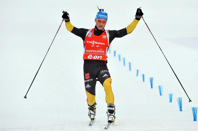 Erik Lesser (24 Jahre, SV Frankenhain): Premiere für Lesser: Er darf in Nove Mesto zu seiner ersten WM. Der Biathlon-Tick des Fußballfans: Er schießt mit Hörgerät, um Nebengeräusche ausfiltern zu können.
Größte Erfolge: Junioren-Weltmeister Staffel (2009), WM-Dritter Einzel (2009). Chancen: Einzel