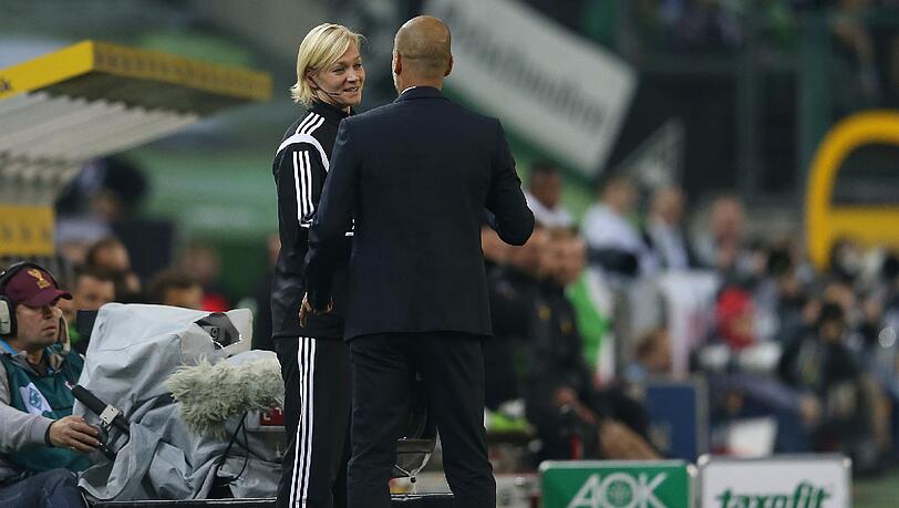 So hitzig debattierten Pep Guardiola und Bibiana Steinhaus. So hitzig debattierten Pep Guardiola und Bibiana Steinhaus.