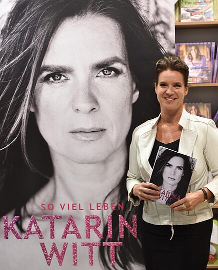 Kati Witt zeigt in ihrem neuen Buch zahlreiche private Bilder - von der Einschulung bis hin zu den Olympischen Spielen.