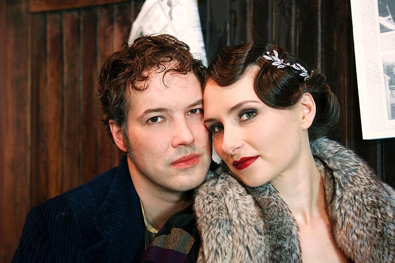 Camille Schnoor (Fürstin Alexandra Maria) und Daniel Prohaska (Viktor Ronai).