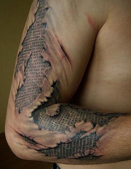Über Geschmack lässt sich bekanntlich streiten... Die witzigsten Horror-Tattoos in der Bilderstrecke.
