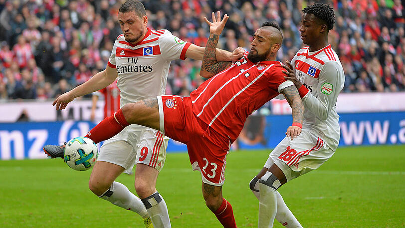 ARTURO VIDAL NOTE 3
Sah nach eingesprungener Grätsche früh die Gelbe Karte (5.), blieb anschließend brav. Keeper Mathenia parierte seinen Schuss aus kurzer Distanz (34.). Zur Halbzeit ausgewechselt.