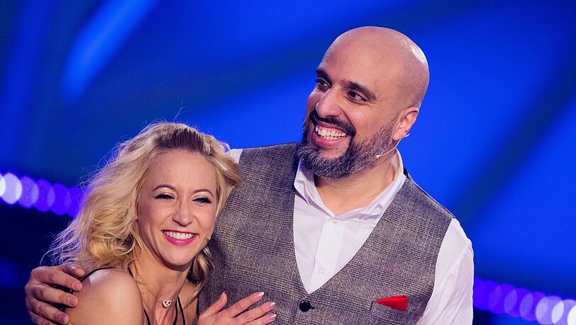 Der Comedian Abdelkarim und Tanzpartnerin Kathrin Menzinger mussten "Let's Dance" verlassen. Der Comedian Abdelkarim und Tanzpartnerin Kathrin Menzinger mussten "Let's Dance" verlassen.