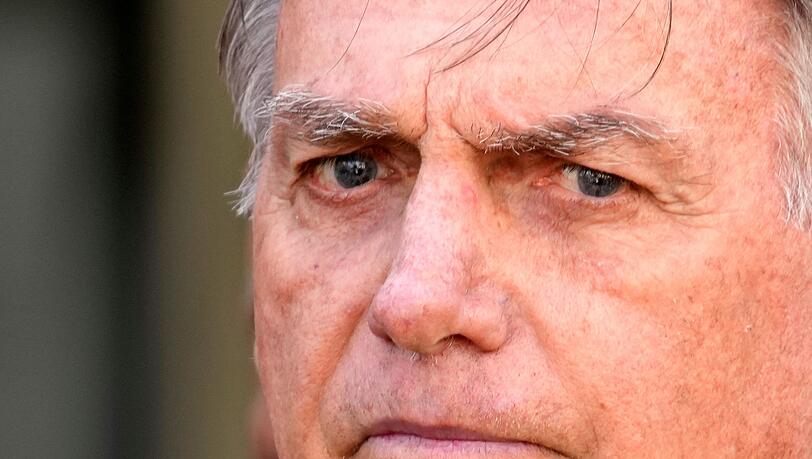 In Brasilien hat das Oberste Gericht mit der Urteilsfindung gegen den früheren Präsidenten Jair Bolsonaro begonnen. (Archivbild)