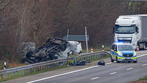 Auf der A44 bei J&uuml;lich ist es am Morgen zu einem schweren Verkehrsunfall gekommen.