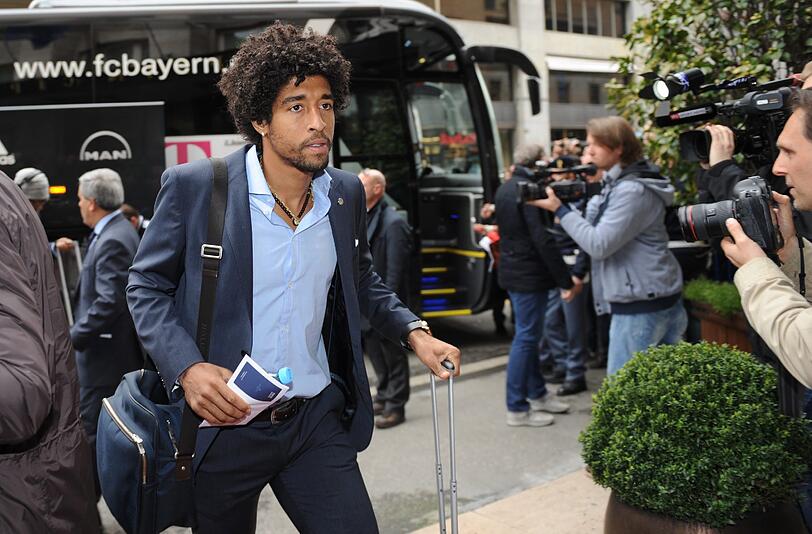 Dante vom FC Bayern kommt am Dienstag im Teamhotel in Turin (Italien) an. Der FC Bayern trifft am Mittwoch im Viertelfinal-Rückspiel auf Juventus Turin.