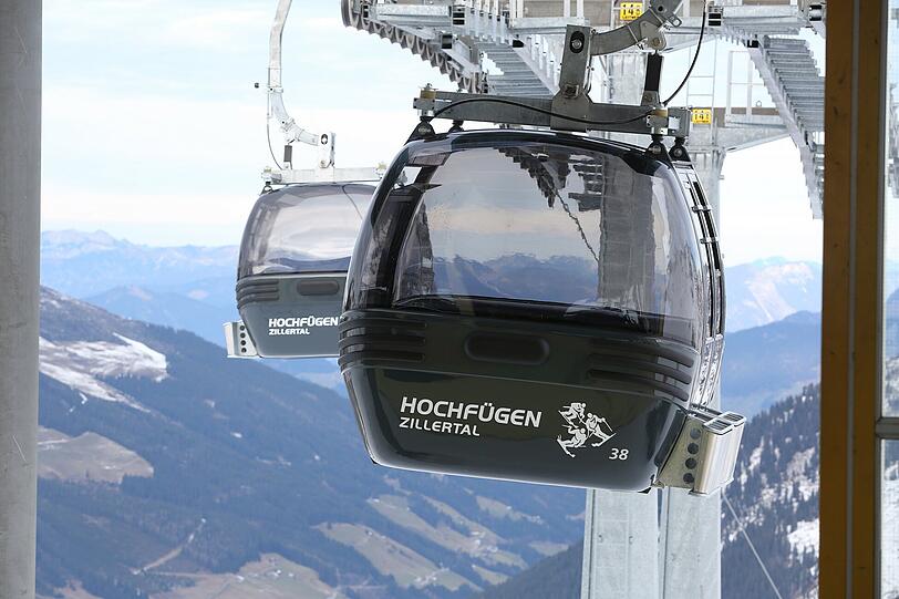 Zum Saison-Start schenkte die AZ 100 Lesern einen exklusiven Pistentag im Zillertal. Die Bilder von der Skigaudi in Hochfügen.