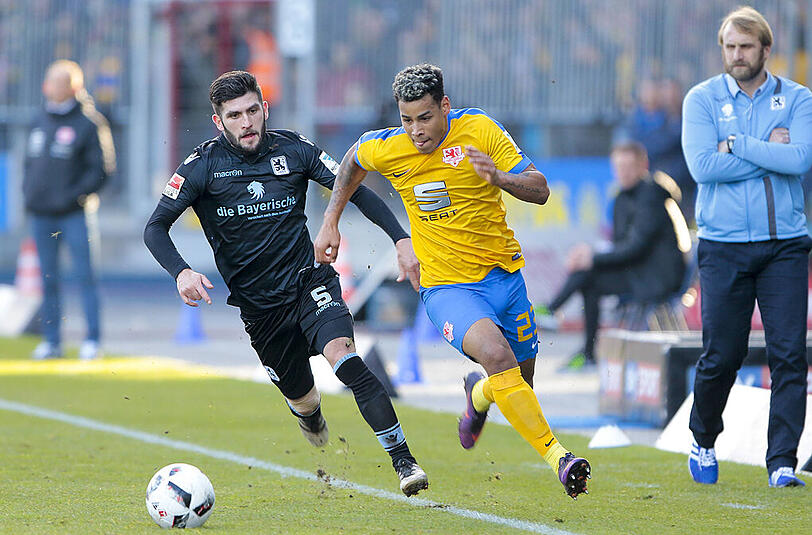 Interim-Trainer Daniel Bierofka musste in Braunschweig eine Niederlage seiner Löwen mitansehen.