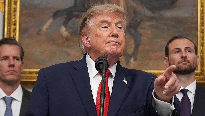 Trump kündigt einen Wirtschaftskrieg gegen den Iran an. Trump kündigt einen Wirtschaftskrieg gegen den Iran an.
