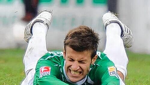 Beißt auf die Zähne und stellt sich zur Verfügung: Marco Caligiuri, der Stabilisator im Fürther Spiel. Beißt auf die Zähne und stellt sich zur Verfügung: Marco Caligiuri, der Stabilisator im Fürther Spiel.