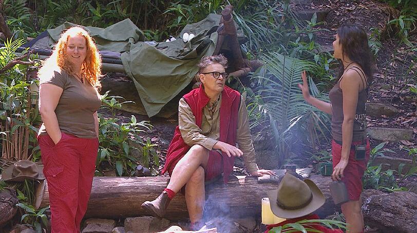 Tanja erzählt im Dschungelcamp von ihren Männergeschichten.