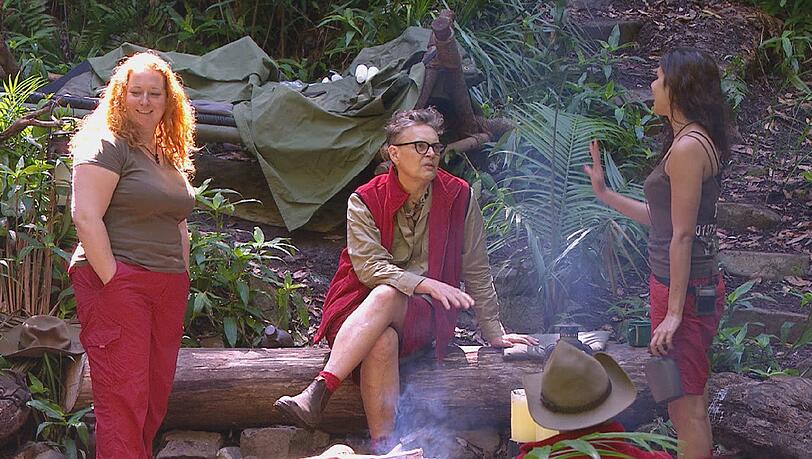 Tanja erzählt im Dschungelcamp von ihren Männergeschichten. Tanja erzählt im Dschungelcamp von ihren Männergeschichten.