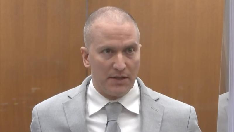 Der ehemalige Polizist Derek Chauvin im Gerichtssaal vor der Verkündung des Strafmaßes im Prozess.