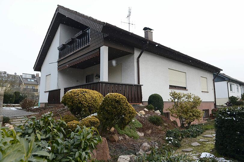 Das Haus der Familie im Aschaffenburger Stadtteil Damm. Hier wurden die beiden toten Mädchen gefunden.