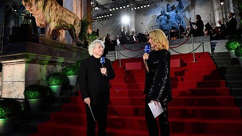 Sir Simon Rattle und Maria Furtwängler beim kurzen Vorgespräch zum zweiten Teil.