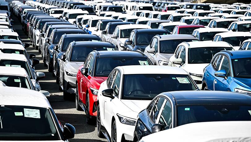 Deutschland exportiert viele Autos in die USA - aber laut Statistischem Bundesamt seit dem Inkrafttreten der h&ouml;heren Einfuhrz&ouml;lle mit einem geringeren Wert. (Symbolbild)