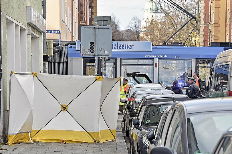 Die Bilder vom schrecklichen Unfall in der Barerstraße.