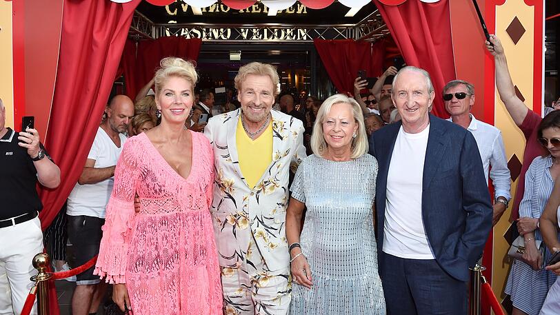 Thomas Gottschalk und Karina Mross, Mike Krüger und Frau Birgit Loeper