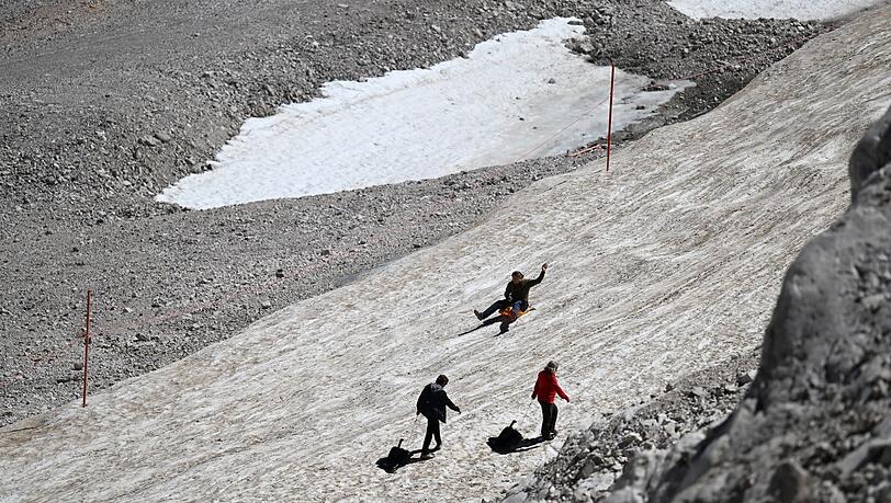 Rodeln an der Zugspitze soll bequemer werden. (Archivbild) Rodeln an der Zugspitze soll bequemer werden. (Archivbild)