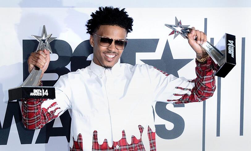 Und August Alsina hatte allen Grund zur Freude bei den BET Awards: Sowohl den Preis für den besten Neuen Künstler als auch den Publikumspreis konnte der Sänger entgegennehmen.