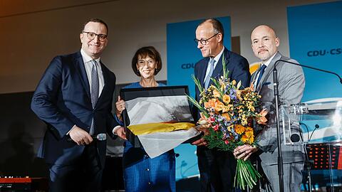 Auch Ehefrau Charlotte Merz kam zum Geburtstagsempfang. Auch Ehefrau Charlotte Merz kam zum Geburtstagsempfang.