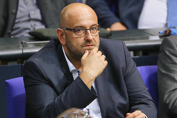Auch der AfD-Landesvorstand Stephan Protschka schaltet sich in die Debatte ein. Auch der AfD-Landesvorstand Stephan Protschka schaltet sich in die Debatte ein.