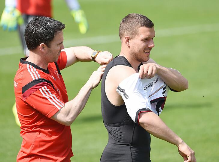 Lukas Podolski (r)
