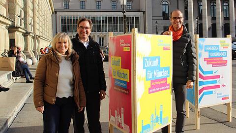 Stadträtin Gabriele Neff (v.l.), OB-Kandidat Jörg Hoffmann und FDP-Chef Fritz Roth.