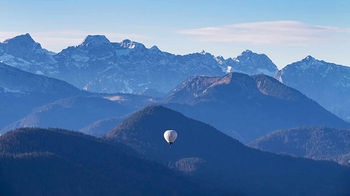 Vom Geierstein hat man einen tollen Blick auf das Karwendel mit der Vogelkarspitze und der Pleisenspitze.